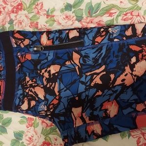 LULULEMON LEGGINGS SIZE 8